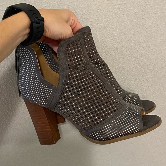 Report Shoes - Report wedge heel bootie
